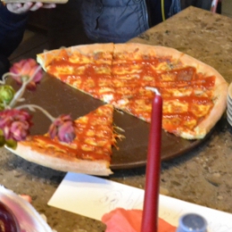 Świętowanie na pizzy- Orlicy na 2. miejscu w tabeli -- 7.11.2015 r