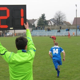 Na boisko wchodzi Dawid Suchorski ze Sparty, który zmienił Filipa Kaszkowiaka