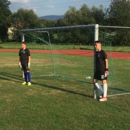 Nasi bramkarze Michał i Kacper - chwila na złapanie oddechu...