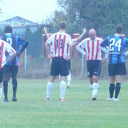 29.10.2011: LKS Dąbrowa Chełmińska - Zawisza II 4:3