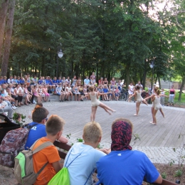 2015.08.04 Zdjęcia z term w Podębicach, pokazu tańca w parku i wieczornego treningu Młodzików