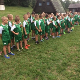 Obóz piłkarski Młynik 2017 zbiórka przed treningami
