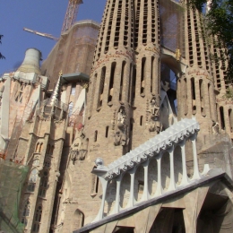Najsłynniejsza i największa katedra Barcelony  Sagrada Familia 