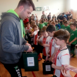 Gdańsk-Borkowo: Młodsze Żaki F2 R-2007 brązowymi medalistami na Halowym Turnieju Noworocznym GTS Pruszcz Gdański