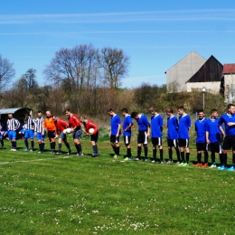 Czarni Sieniawka - Henrykowinka 4 - 1 ( 19.04.2015r - Runda Wiosenna - Klasa "A"