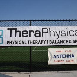 Kibice i wokół boiska