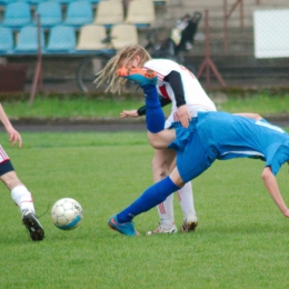 Po 7 kolejkach 1 Ligi Wojewódzkiej Trampkarzy U-15 Mazur Gostynin nadal bez punktu na ostatnim miejscu. W niedzielę, 26 kwietnia 2015 r. podopieczni trenera Arkadiusza Szulczewskiego rozgromieni zostali na własnym boisku przez BKS Naprzód Brwinów aż 0:7.