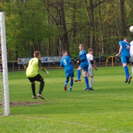 Po 7 kolejkach 1 Ligi Wojewódzkiej Trampkarzy U-15 Mazur Gostynin nadal bez punktu na ostatnim miejscu. W niedzielę, 26 kwietnia 2015 r. podopieczni trenera Arkadiusza Szulczewskiego rozgromieni zostali na własnym boisku przez BKS Naprzód Brwinów aż 0:7.