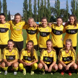 GWIAZDA-KANIA przed inauguracyjnym meczem sezonu 2015/16 III ligi kobiet, wygranym 1:0 z Vikingiem (Aleksandrów Kuj., 29.08.2015)