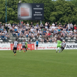 Orliki KS Gorc Ochotnica wyprowadzały na boisko piłkarzy pierwszoligowej drużyny.