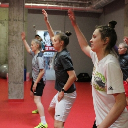 Piłkarki na zajęciach u Sylwii Sochy