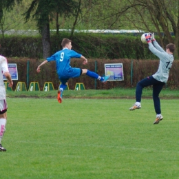 Po 7 kolejkach 1 Ligi Wojewódzkiej Trampkarzy U-15 Mazur Gostynin nadal bez punktu na ostatnim miejscu. W niedzielę, 26 kwietnia 2015 r. podopieczni trenera Arkadiusza Szulczewskiego rozgromieni zostali na własnym boisku przez BKS Naprzód Brwinów aż 0:7.