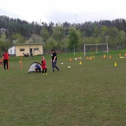 Wspólny trening skrzatów z rodzicami