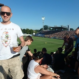 W pełnym rynsztunku już na estadio. Szabla w dłoni jest...