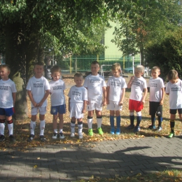 Na dzisiejszym meczu piłkarzy Kasztelana wprowadziły na murawę dzieci z Akademii Piłkarskiej