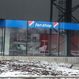 I fanshop stacjonarny