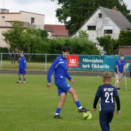 Dziecięca eskorta podczas meczu Gryf Kamień Pomorski - KP Chemik Police