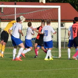 Błonianka 2 - 0 UMKS Piaseczno. Foto Zdzisław Lecewicz.