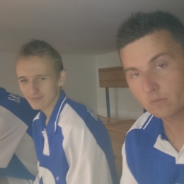 Od lewej : Kapitan zespolu Patryk Oleksy , po prawej Piotr Matysik druzynowy i grajacy trener HKS Legnickie Lwy