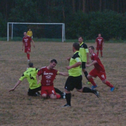 WŁAŚNIE TAKI BYŁ PRAWIE CAŁY MECZ FAULE ZA KOSZULKĘ TRZYMANIE I TEGO NIE GWIZDANIE