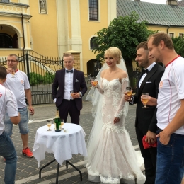 SENIORZY: Brama weselna dla Mateusza Czajki i jego Wybranki