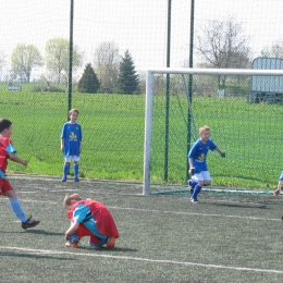 Sparing Entuzjaści Futbolu Kłecko - UKS Zdziechowa 25 IV