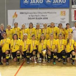 Srebrne medalistki Mistrzostw Polski Juniorek Młodszych sezon 2015/2016. 