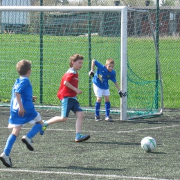 Sparing Entuzjaści Futbolu Kłecko - UKS Zdziechowa 25 IV