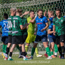 Baraż: Orzeł Myślenice - Zieleńczanka Zielonki 3:0 [fot. Piotr Kwiecień Futbol - Małopolska]