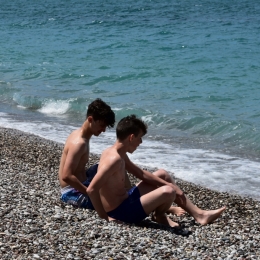 Grecja, dzień 2 (plaża w Loutraki, trening w Atenach)