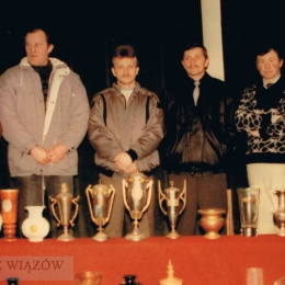 Zarząd klubu KS Świteź Wiązów w latach 1996 - 1998. Od lewej: J. Gruszecki, B. Maślach, H. Jędras, Z. Placzyński, W. Mrówka, E. Szychułda.