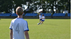 Juniorzy młodsi w sparingu przegrali 3:8, a gole zdobyli Prokop , Wójcik  i po trafieniu samobójczym rywali .