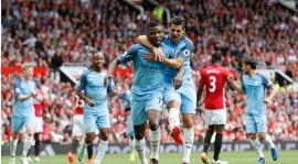 Manchester City segrare i upphaussade derbyt