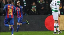 Messi skjuter Barcelona till gruppspelet