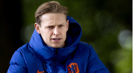 Onwillig om de Europa Cup te missen, De Jong's herhaalde getouwtrek met blessures