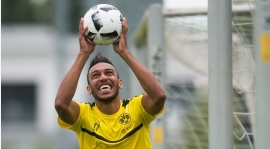 Aubameyang riktar titlar med Dortmund