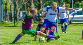 SENIORZY: Żuraw 0-5 Błyskawica Rożniatów