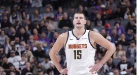 Les Nuggets ont malheureusement perdu, Nikola Jokic domine le classement général de la ligue