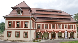 Unia Poleca - Restaurację Adelsbach - Pałac Struga
