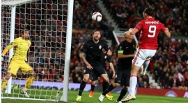 Zlatan räddande ängel för Manchester United