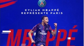 Kylian Mbappé passerar från Monaco till PSG