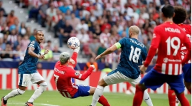 Atlético Madrid 3-2 Feyenoord, kouzlo fotbalu září na noční obloze