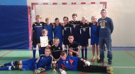 Zwycięstwo chłopców w powiatowych zawodach halowej piłki nożnej
