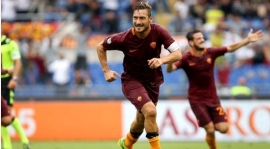 Legende Totti gaat voor 25e seizoen bij AS Roma