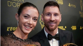 Las superestrellas del fútbol brillan en el cielo, los momentos de gol de oro de Messi y Bonmati