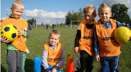 Trening Skrzatów i Młodzików 8 kwietnia na sali w szkole