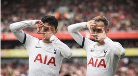Tottenham je v centru pozornosti, protože Premier League vede tabulku