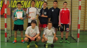 Juniorzy Mazura wygrali turniej charytatywny w hali MOSiR