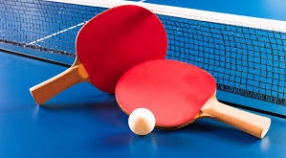 Grają tenisiści stołowi