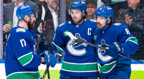 Canucks justerte oppstillingen før ferien, og tre spillere kom midlertidig tilbake til AHL